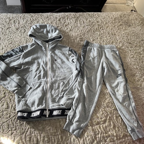 Nike junior tracksuit age 12 - nike,